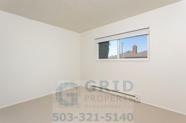 Building Photo - GPM475 - SE Woodward St (T2)