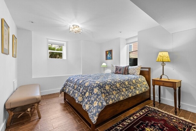 Building Photo - 38 Chester St