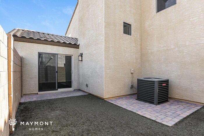 Building Photo - 8126 W Agora Ln