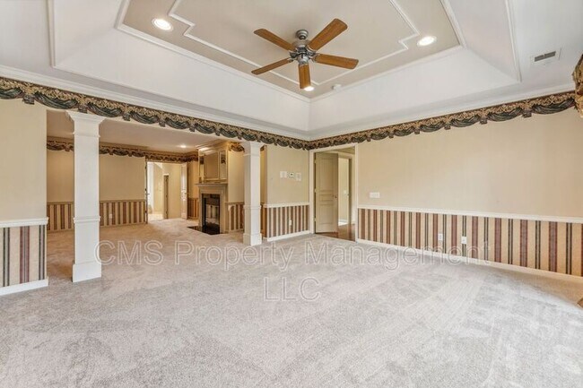 Building Photo - 44 Equestrian Way