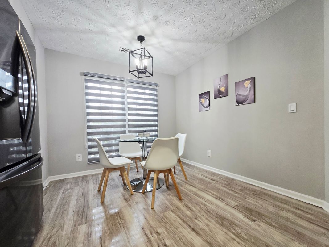 Building Photo - 2430 Piering Dr