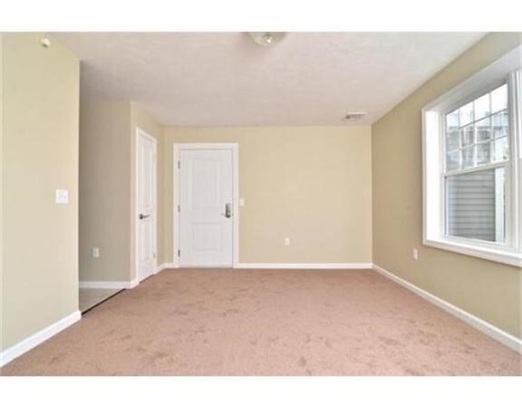 Building Photo - 39 Athens St