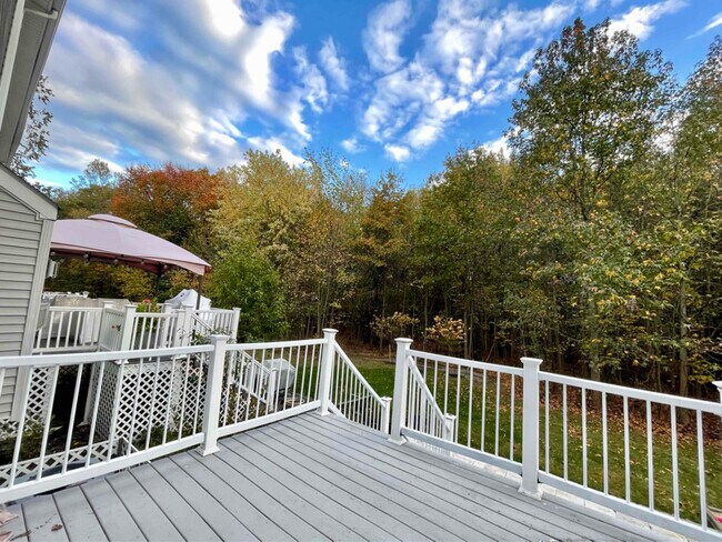 Building Photo - 53 Ross Way