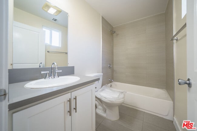 Building Photo - 6514 Brynhurst Ave