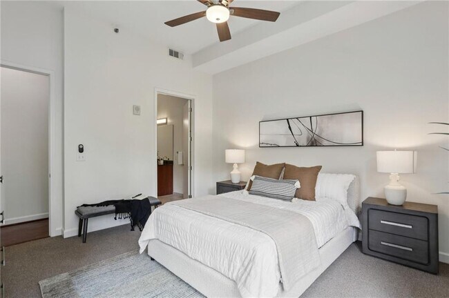 Building Photo - 711 Cosmopolitan Dr NE