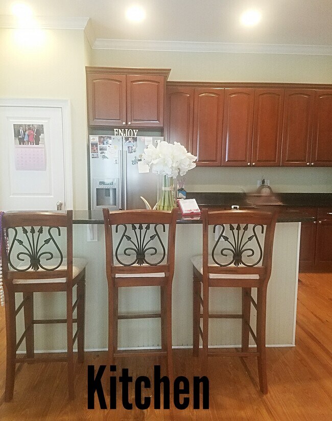 Building Photo - 407 E Hull St