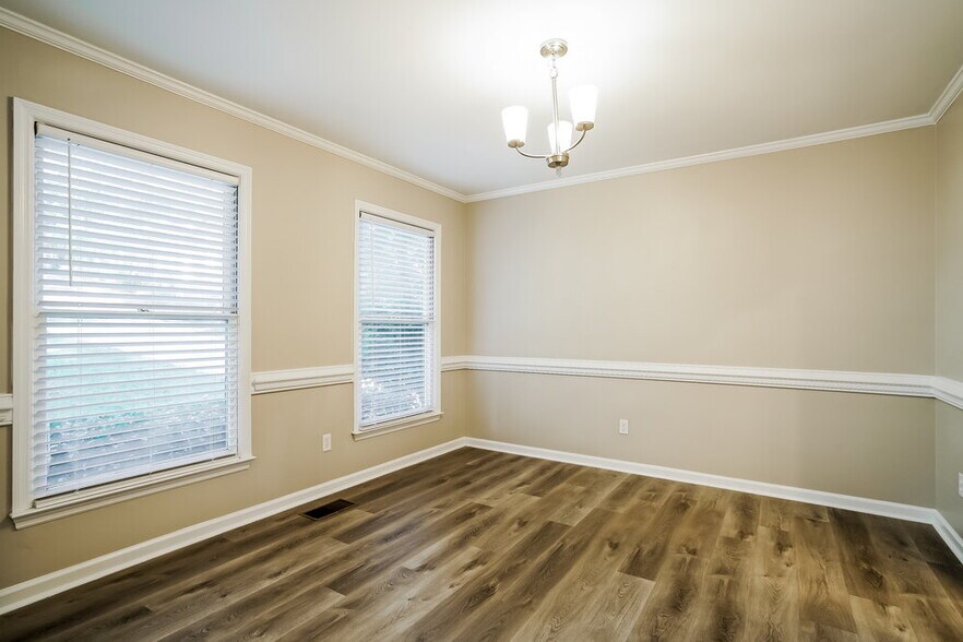 Building Photo - 8821 Juaquin Ln