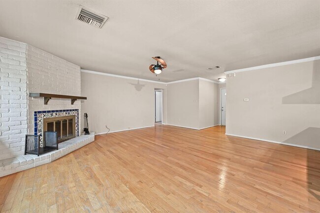 Building Photo - 6511 Lancret Hill Dr