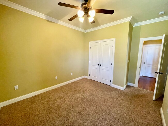 Building Photo - 3 BR/2.5 BA in Castlewoods for rent!!