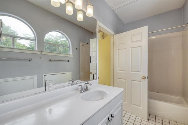 Building Photo - 1404 Juliet St