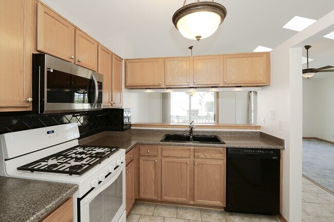 Building Photo - 2232 Dawson Ln
