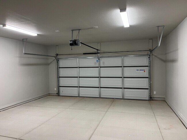 Building Photo - 10615 E 45th Pl