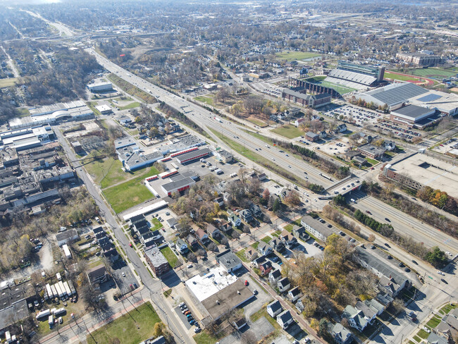 Building Photo - 572 E Buchtel Ave