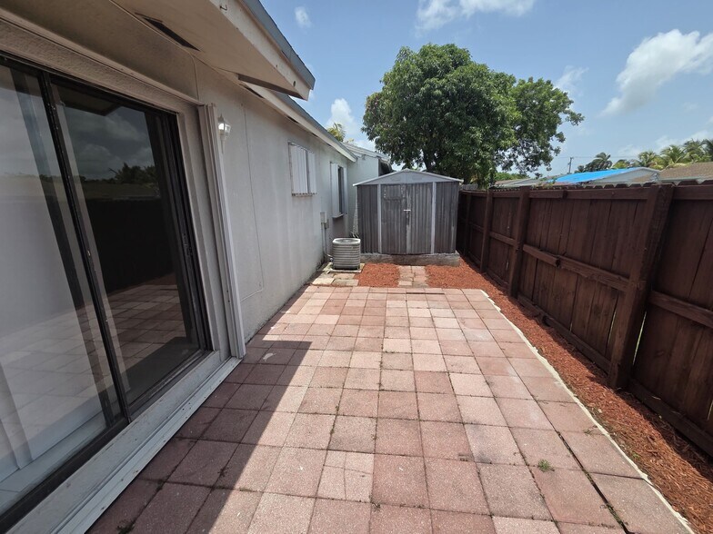 Building Photo - 20867 Snapper Pl