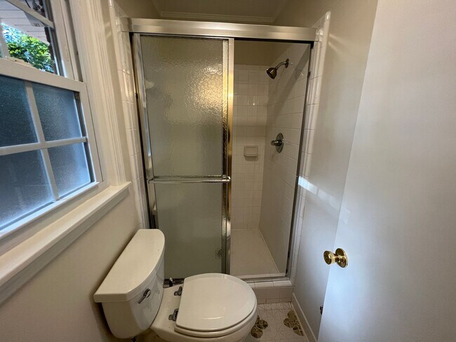 Building Photo - Conveniently Located Home Tucker/Stone Mou...