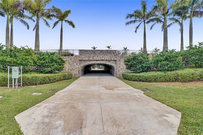 Building Photo - 10398 Waterside Ct