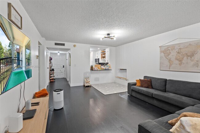 Building Photo - 6061 N Falls Cir Dr