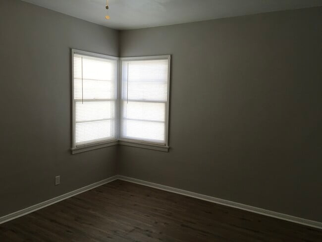 Bedroom - 1709 S Redondo Blvd