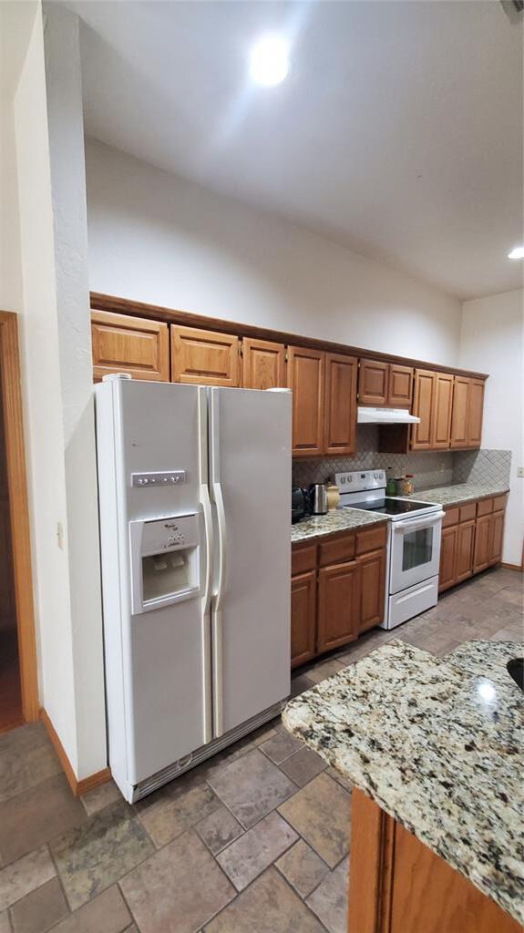 Building Photo - 400 Amanda Dr