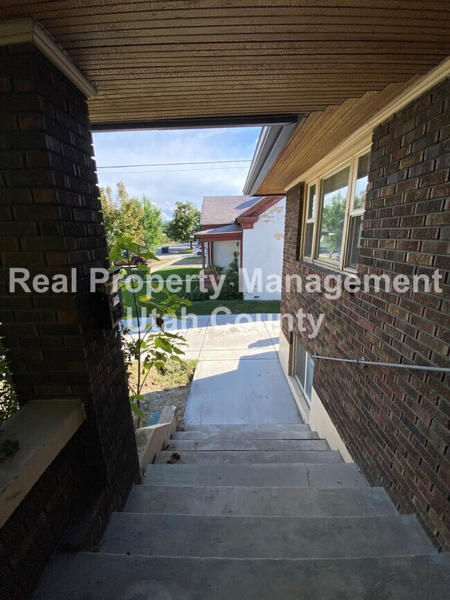 Building Photo - Great Provo Duplex