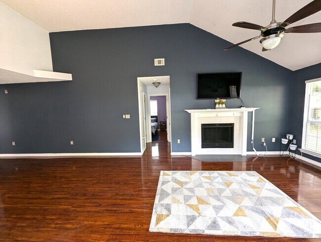 Building Photo - 431 Sandy Ridge Cir