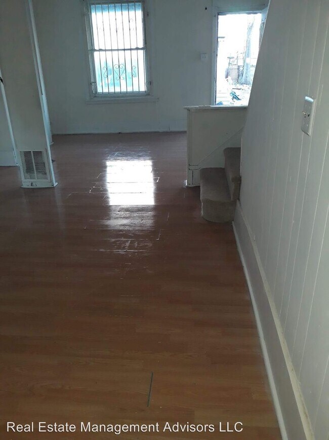 Building Photo - 3 br, 1 bath House - 1544 S Wilton St