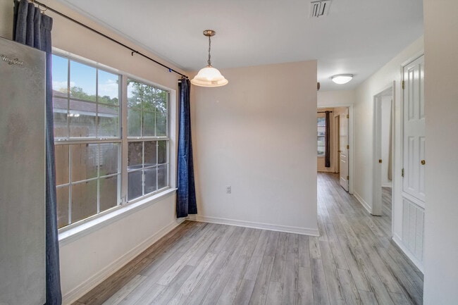 Building Photo - 2077 Shadow Lake Dr