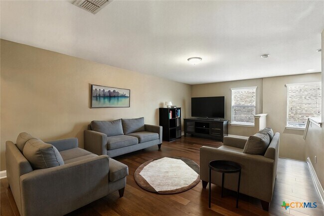 Building Photo - 319 Hunters Hill Dr