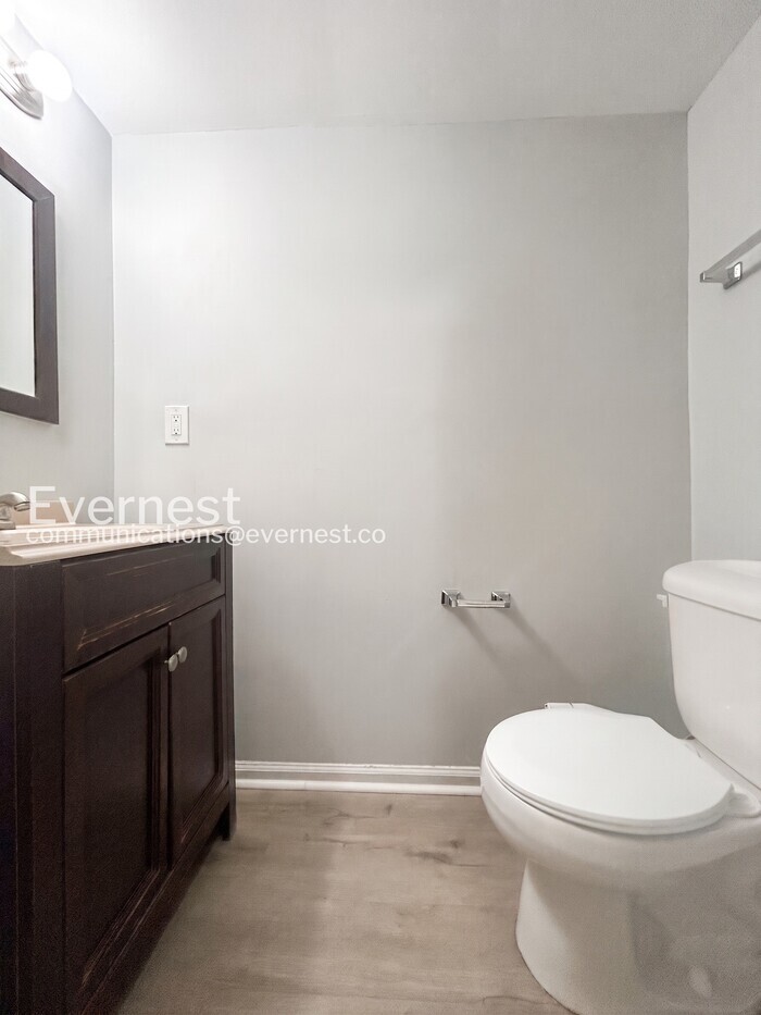 Building Photo - 1533 Northcut Ct