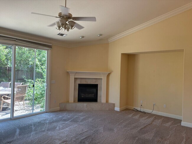 Building Photo - Spacious 1,950 Sq. Ft. Home with 3-Car Garage in Redding