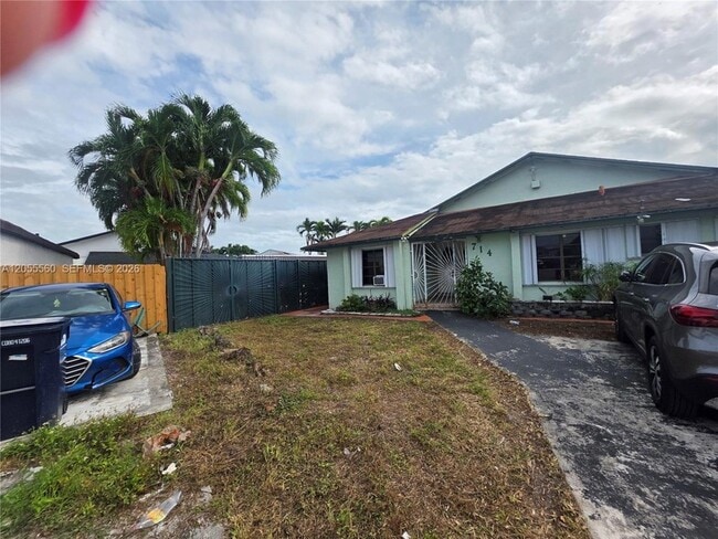 Building Photo - 714 SW 99th Ct