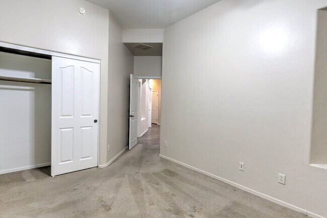Building Photo - Rancho Sahuarita Gated Community