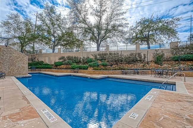 Building Photo - 2001 Holcombe Blvd