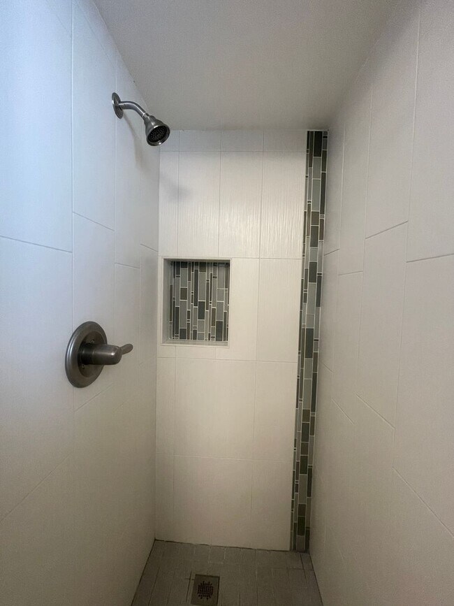 Building Photo - 1249 Hoover St