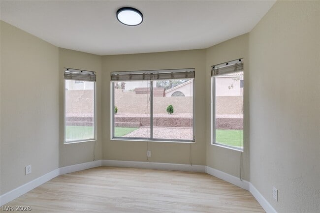 Building Photo - 821 Long Branch Dr