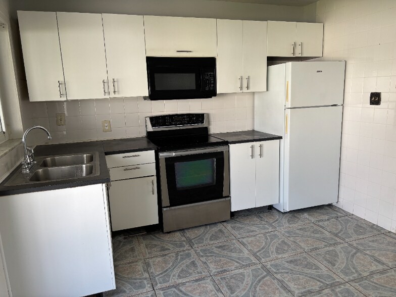 Building Photo - 8601 NW 59th St