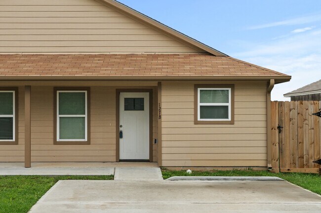 Building Photo - 119 S Bend Ct