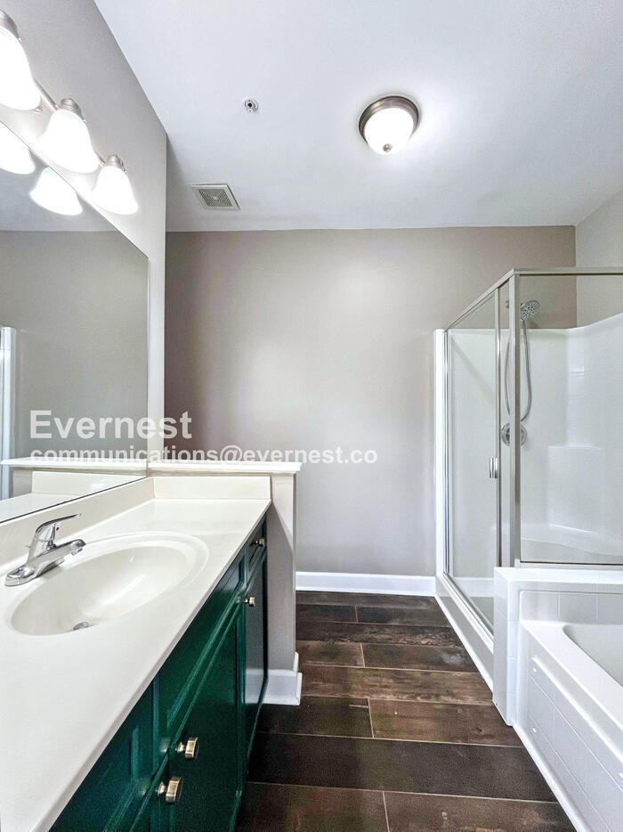 Building Photo - 8431 Callabee Way
