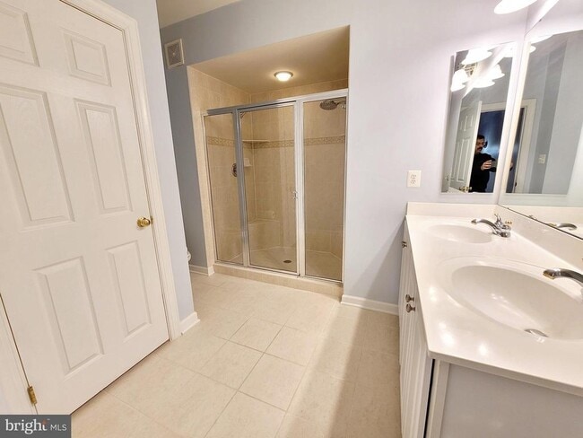 Building Photo - 3681 Spring Hollow Ln