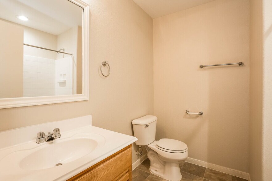 Building Photo - 2723 Durham Chase Ln