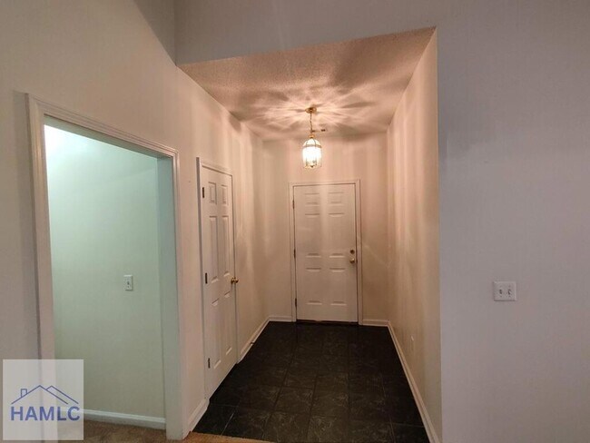 Building Photo - 801 Hopeton Ct