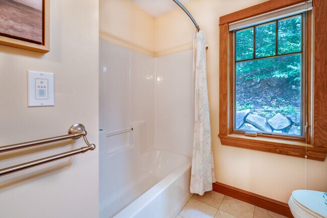 Building Photo - 196 Black Mountain Rd