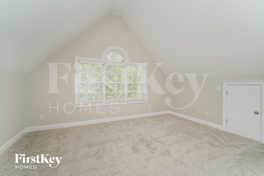 Building Photo - 5725 Coopers Ridge Ln