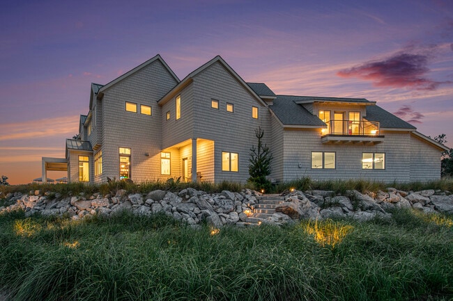 Building Photo - 6736 Saugatuck Bch Rd