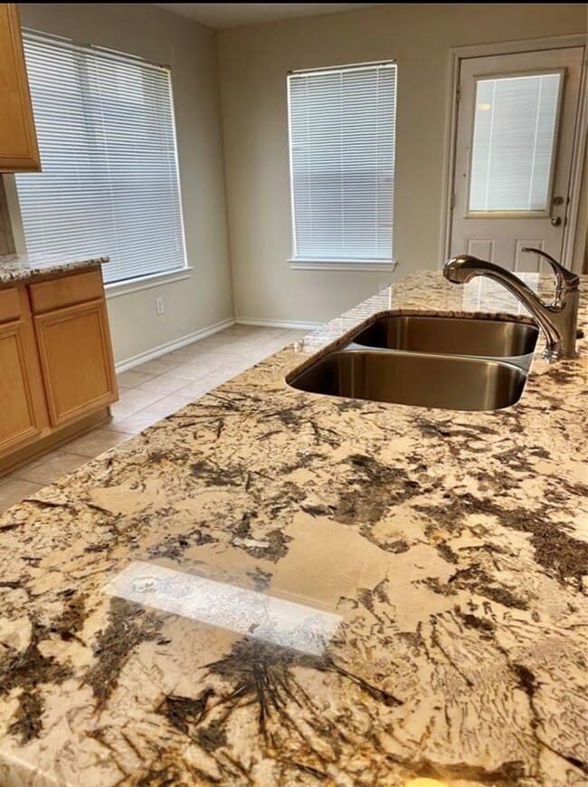 Building Photo - 2529 Artesia Dr