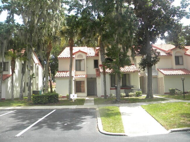 Primary Photo - 1003 Country Club Dr