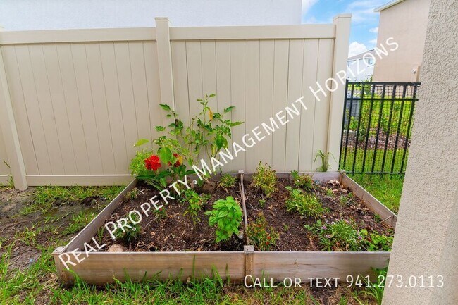 Building Photo - 3637 Turning Tides Ter