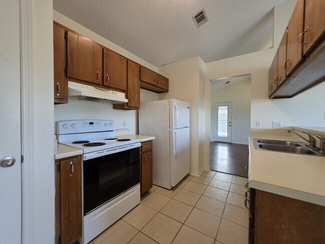 Building Photo - 2289 Estate Cir