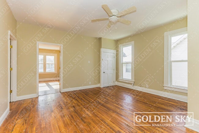 Building Photo - 900 1/2 West Main Street - NA