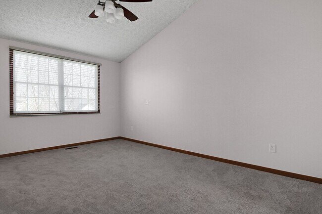 Building Photo - 321 Amber Wood Way